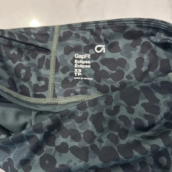 GAP ELIPSE 2pc 🐆💚🖤 - Picture 6 of 13